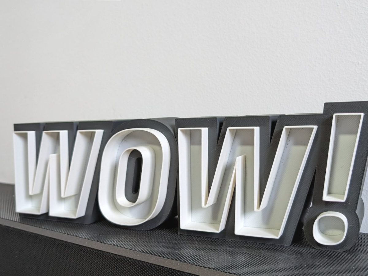 3D-gedruckter Schriftzug WOW