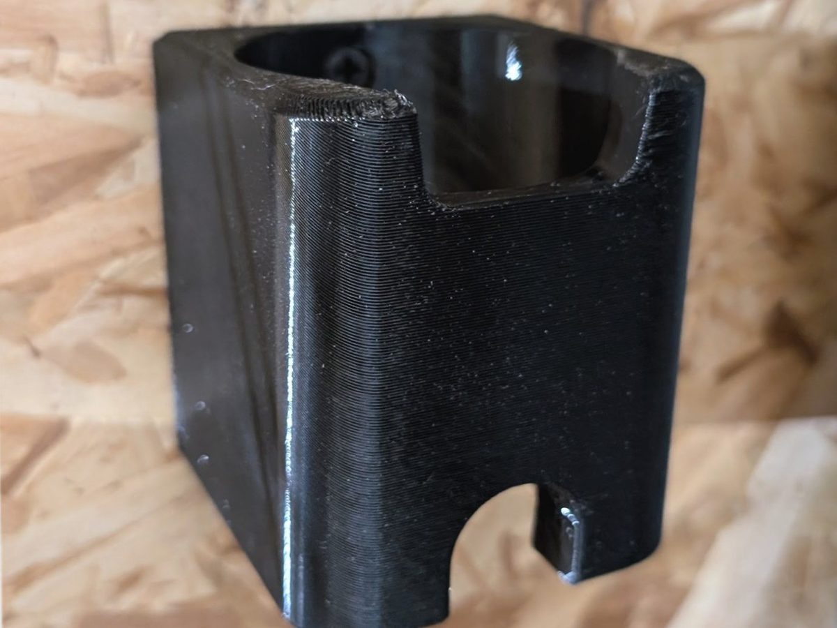 3D-gedruckter Wandhalter für einen Akkuschrauber